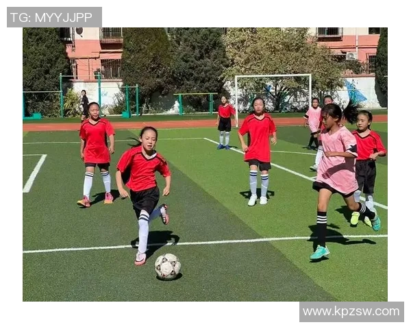 右手残疾依旧闪耀绿茵场 他用坚持与热爱书写足球传奇