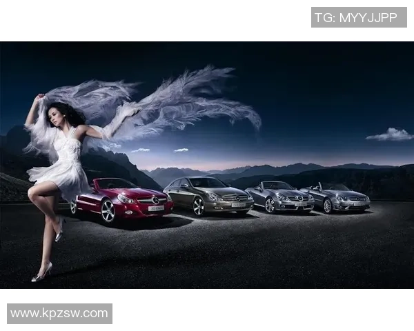 足球球星与女友甜蜜合影引热议 展现爱情与事业双赢的完美瞬间